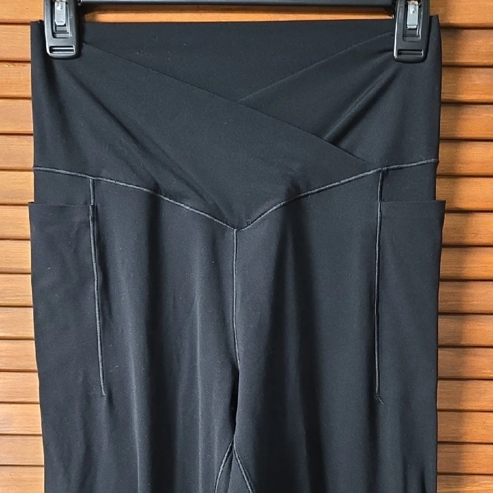 Offline By Aerie Black 7/8 Seam Detail Leggings - Picture 2 of 4